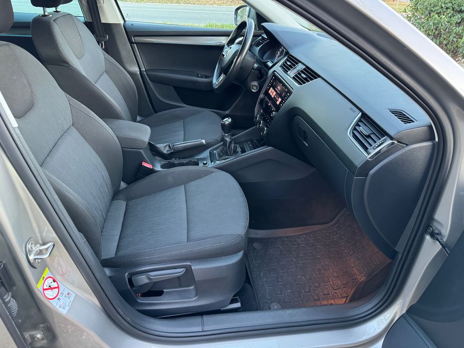 Skoda Octavia 2018 tdi euro 6 carplay lumini ambientale