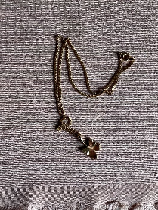 Колие с пеперуда