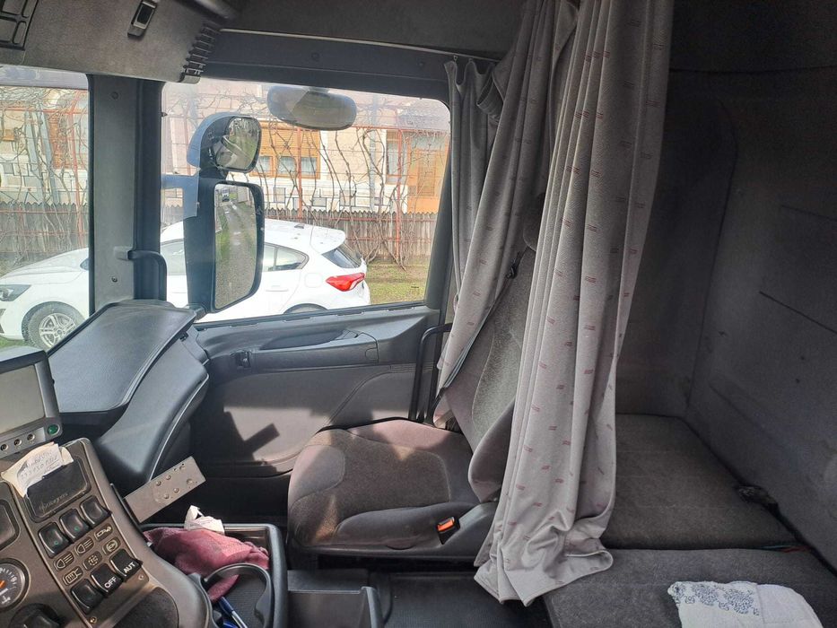 Scania 6x4 Basculabila cu Macara de Vanzare sau de Anchiriat