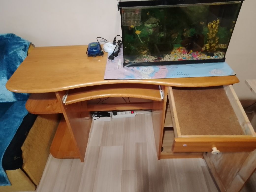 Запазено Дървено Бюро
