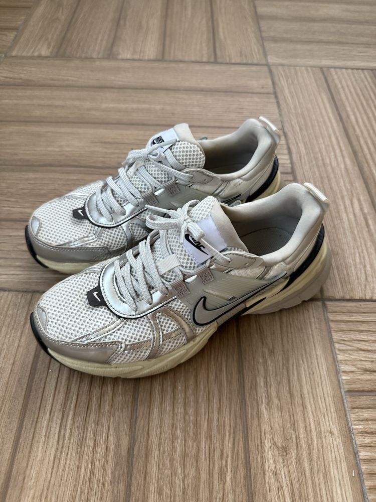 Оригинални маратонки Nike, 39 номер
