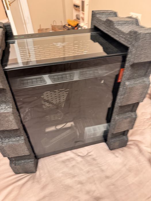 Lian Li O11 Dynamic Razer Edition — новый (плёнка не снята)