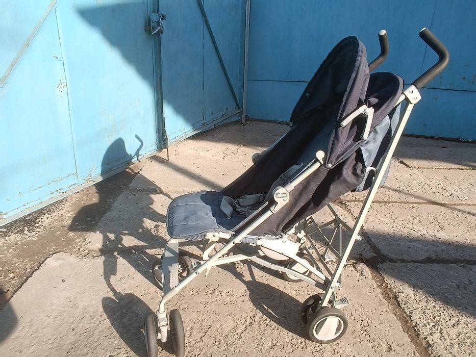 Коляска "chicco" прогулочная детская складная.