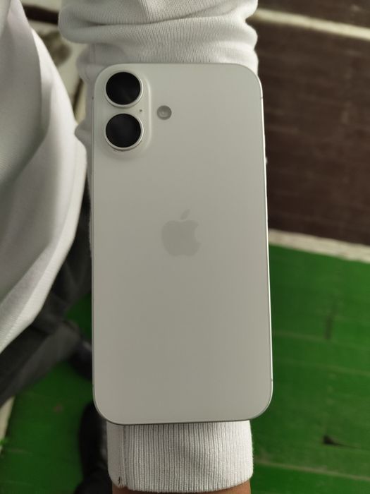 Айфон 16 очень хорошом состояниеде срочно