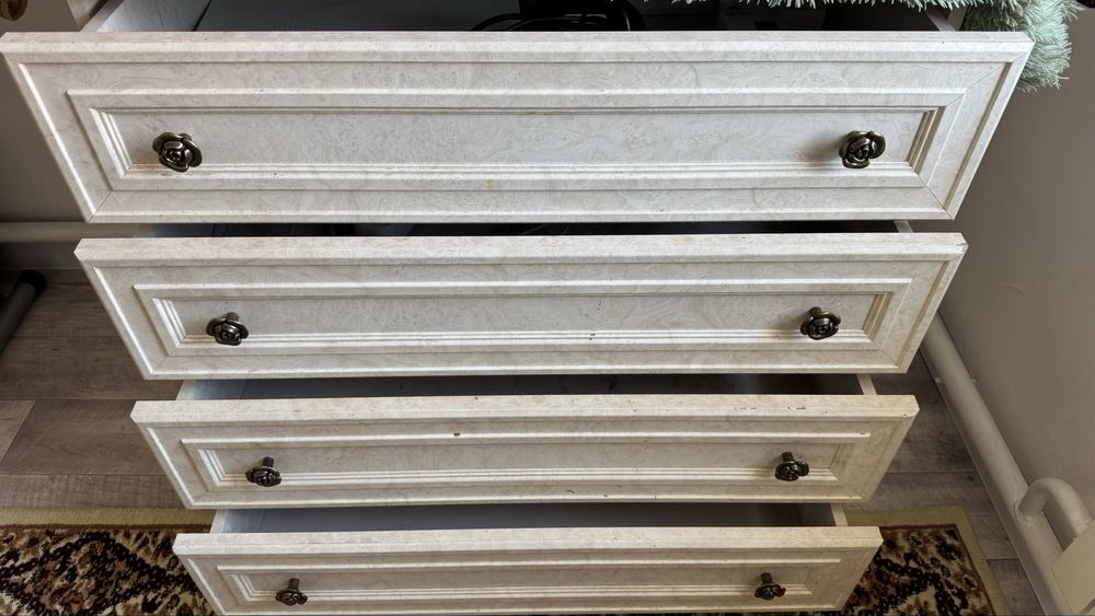 Спальный гарнитур