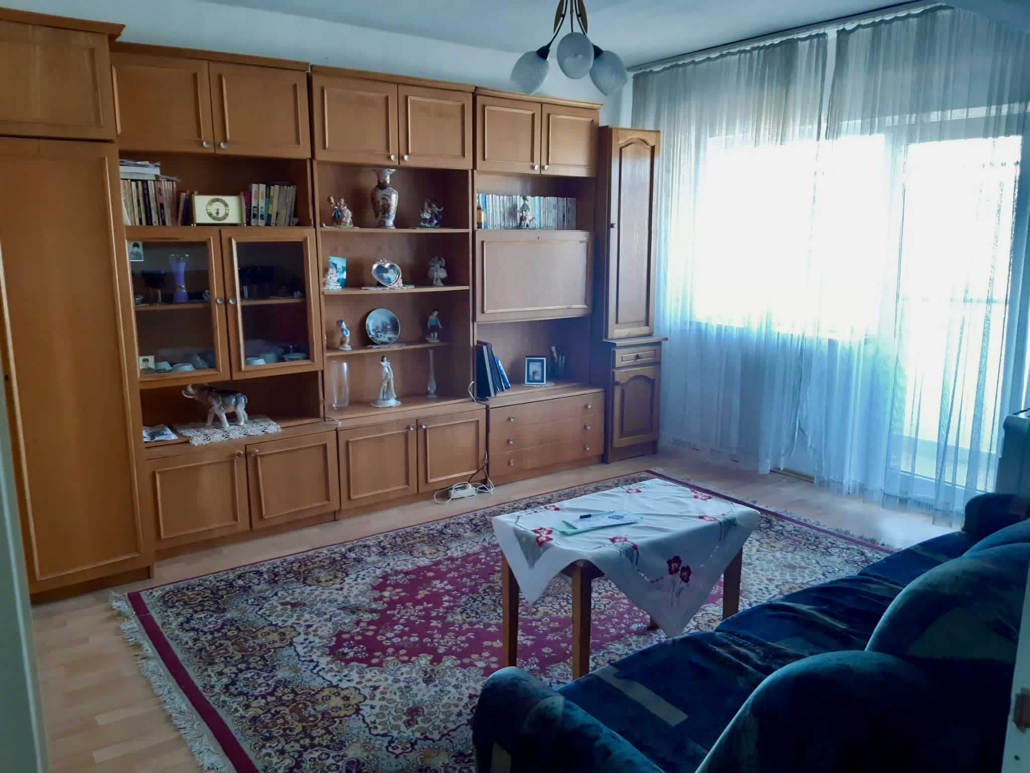 Apartament 3 camere, Ștei, Bihor