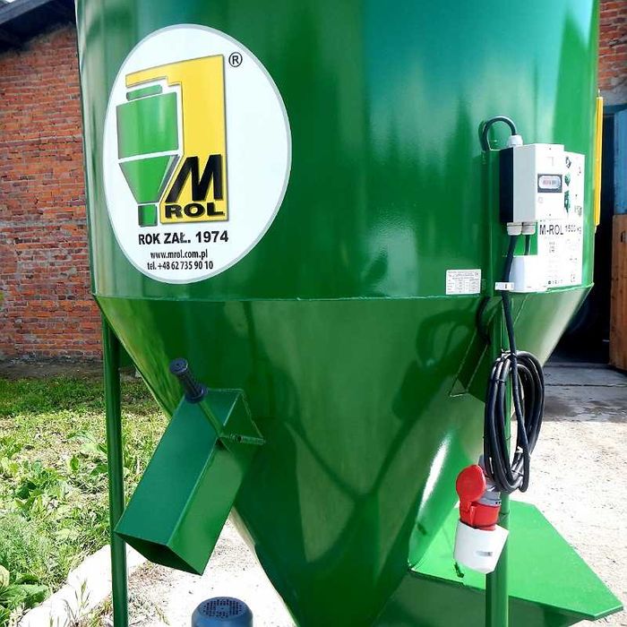Amestecator furaje 2000 kg, volum 3430 l, M-ROL, Polonia NOU