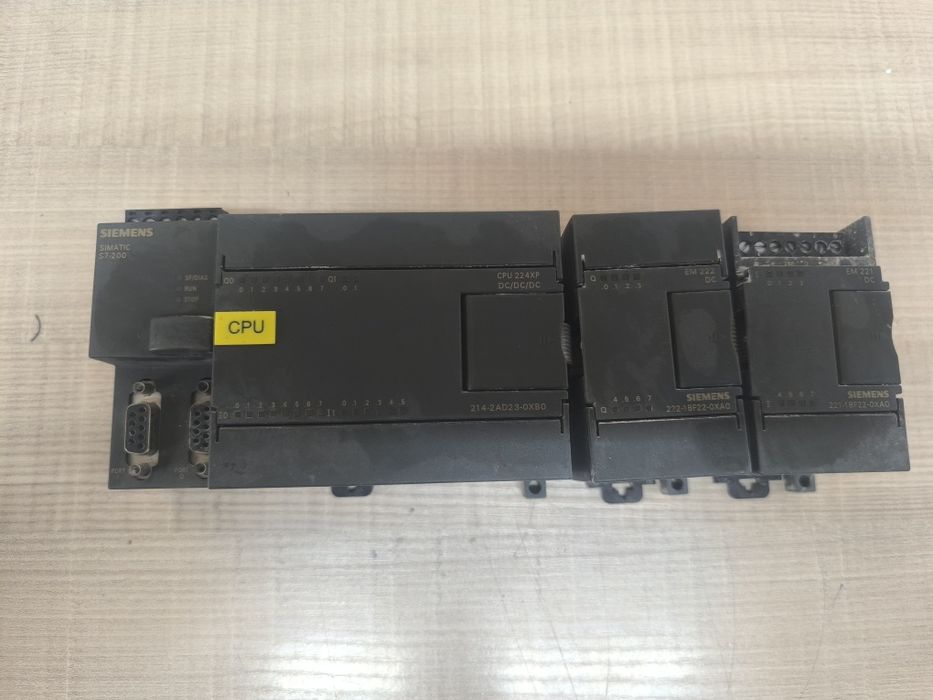 Програмируемый логическии контроллер  Siemens S7-200