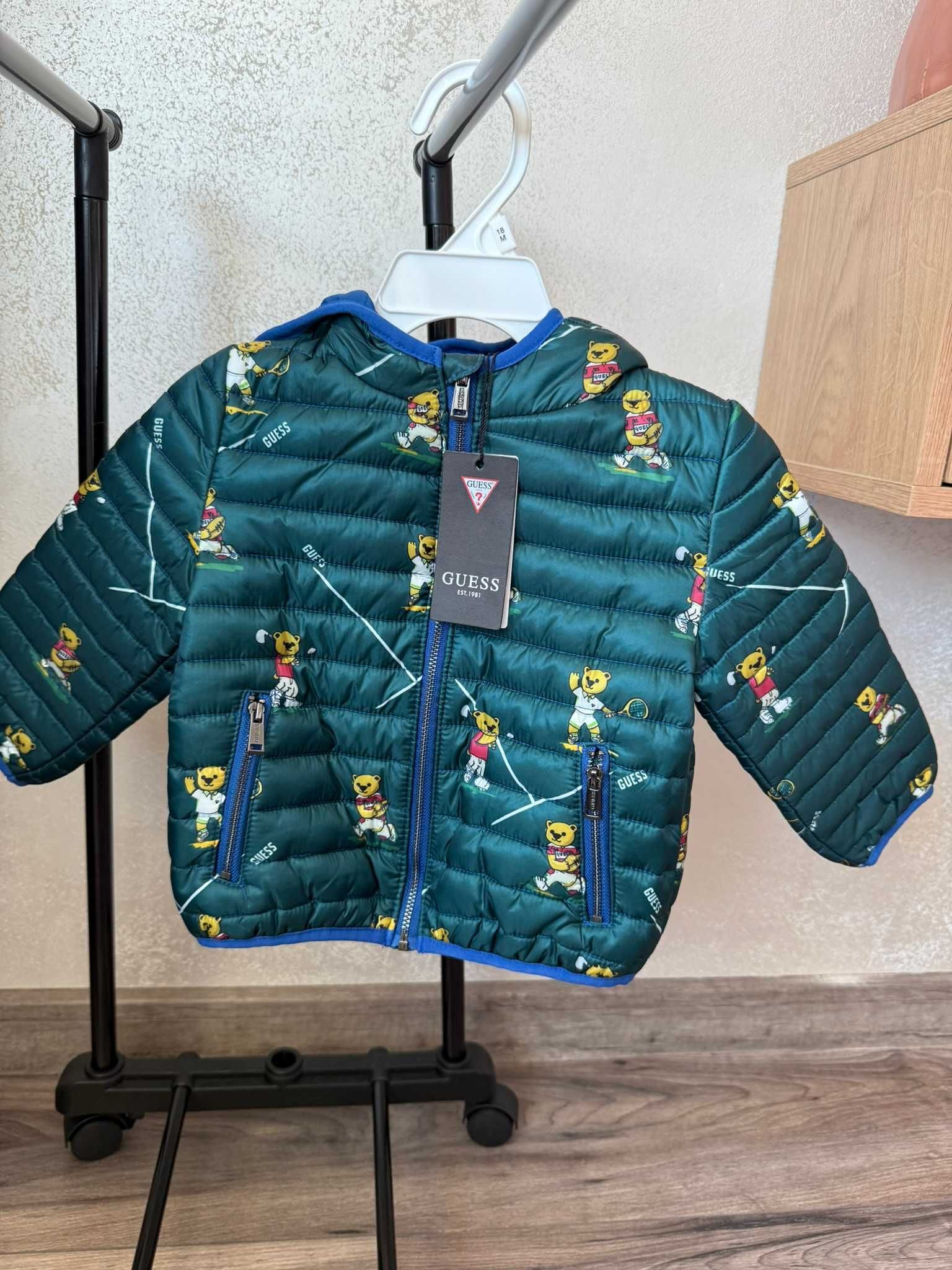 ново яке Guess 18-24м