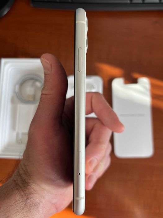 iPhone 11 alb 64 GB