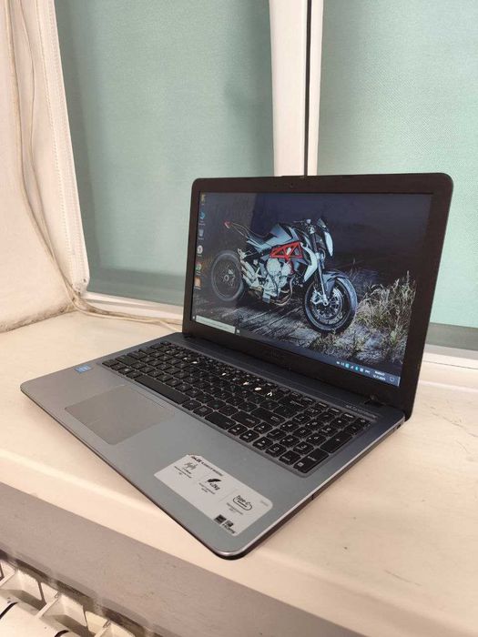 Ноутбук Asus все работает хорошо