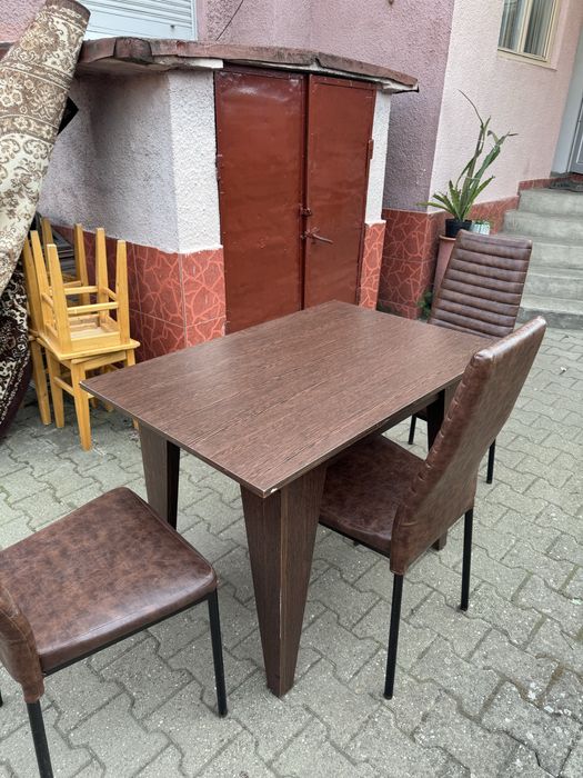 Vand set 3 scaune si masa pt sufragerie,bucatarie