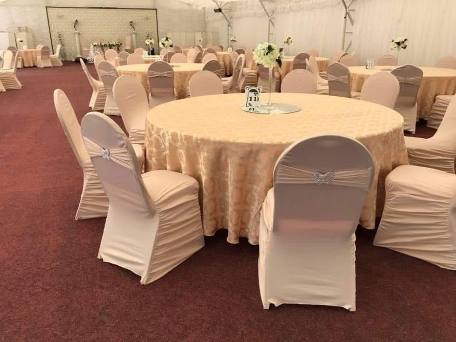 Față de masă cu două fețe