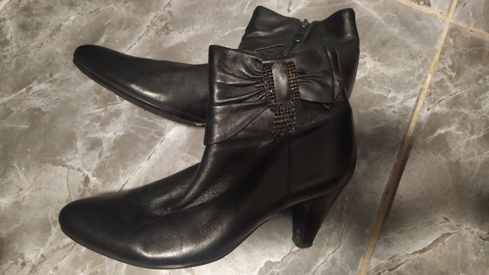 Стильные женские ботильоны из натуральной кожи.