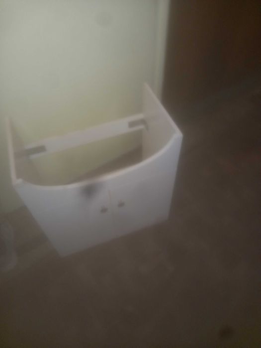 Шкаф за баня за стена практичен 60/30/54