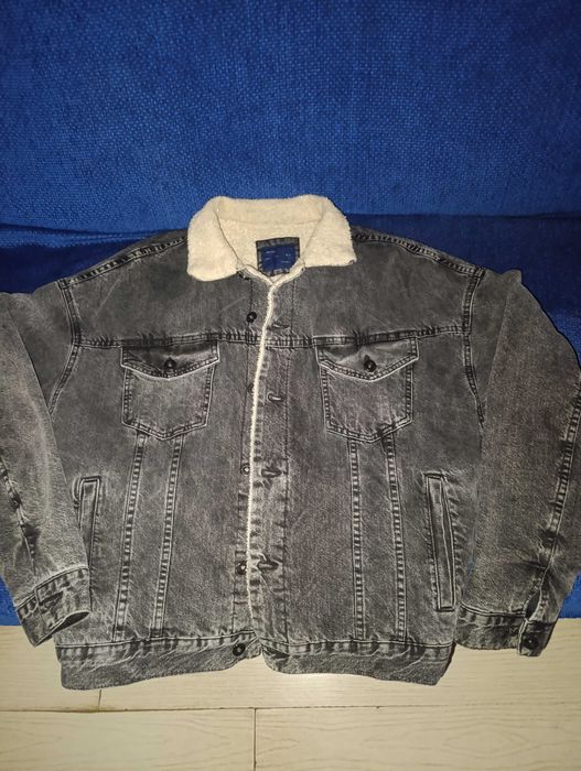 Продам мужскую зимнюю джинсовую куртку Zara ,50,недорого