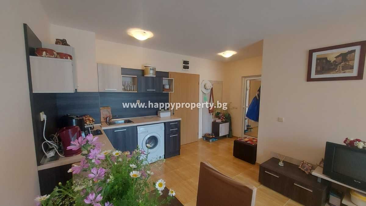 Продава се Двустаен апартамент в Свети Влас - 67 кв.м за 1292 €/кв.м - Снимка #2