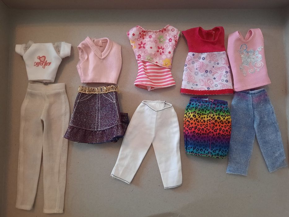 Дрехи за кукли Барби и Кен