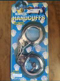 Игрушечные наручники металлические . Деревянные человечки экипаж турец