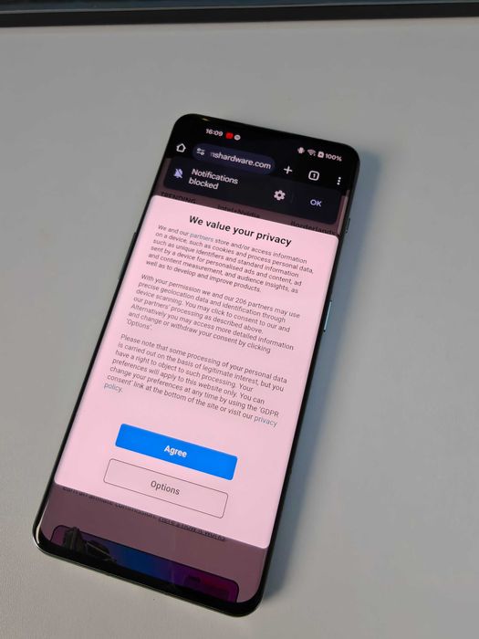 OnePlus 11, 16gb + 256gb, спукан екран
