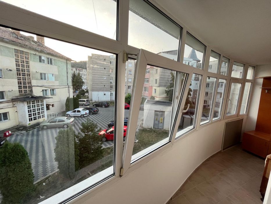 Vand apartament 3 camere