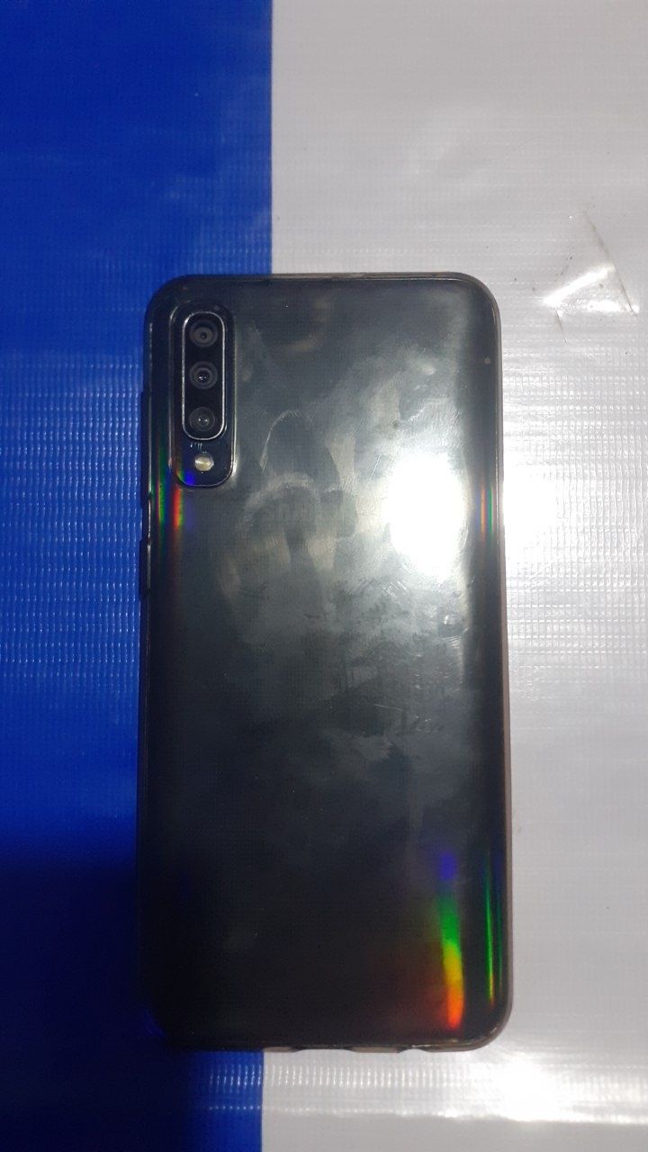 Samsung a 50 sotiladi kelishamiz