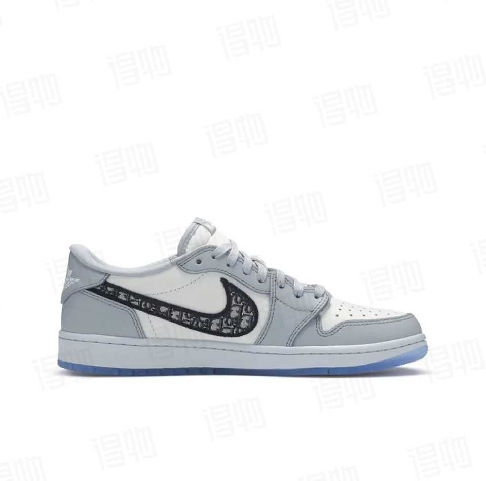 Jordan 1 Retro Low Dior