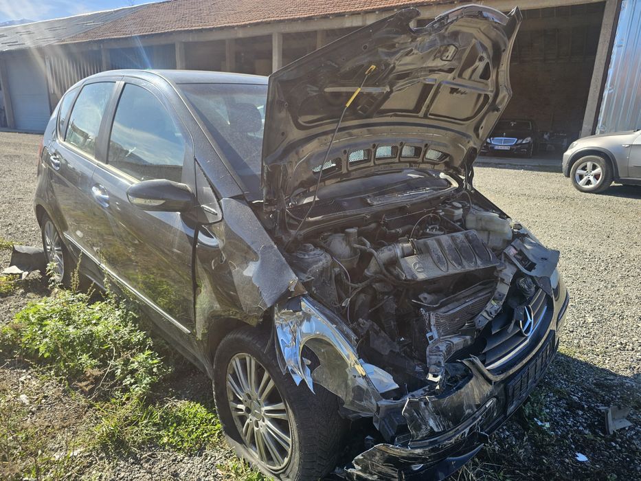 Мерцедес А170 на части