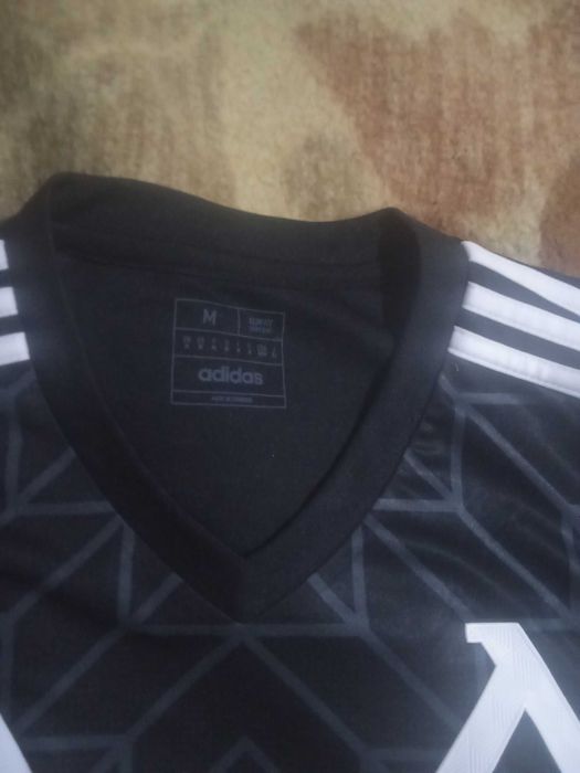 Левски София футболен екип