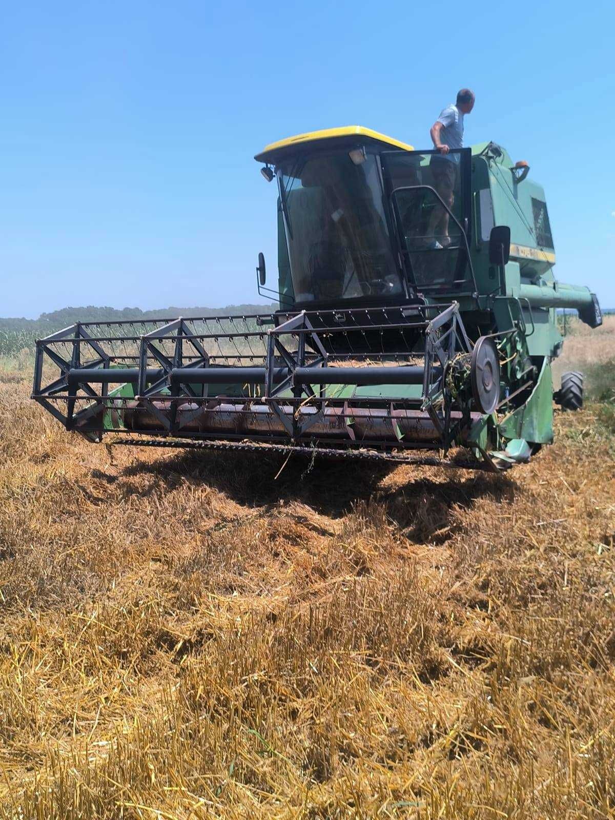 Combină de grâu JOHN DEERE