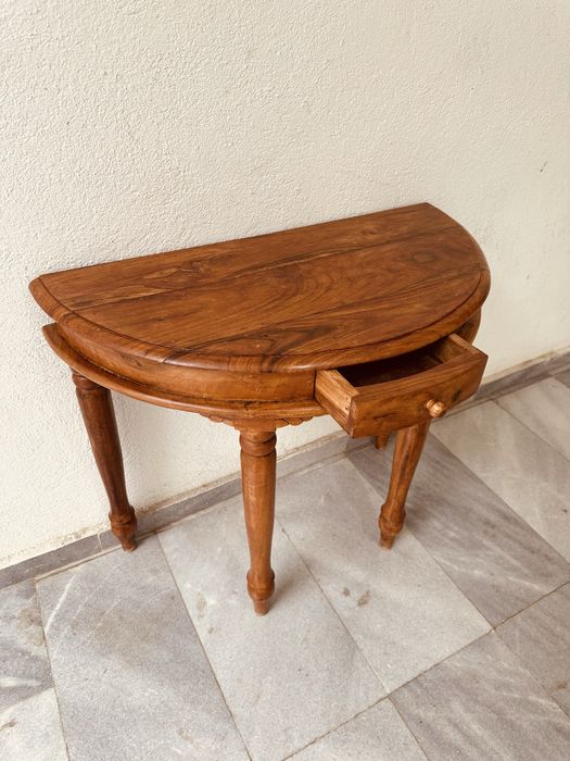 Конзолна маса от масивно дърво – колониален стил, ръчна изработка