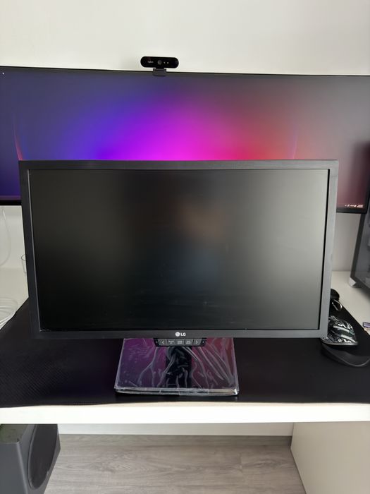 Monitor LG 24GM77 - 24 inch 144hz cu suport birou