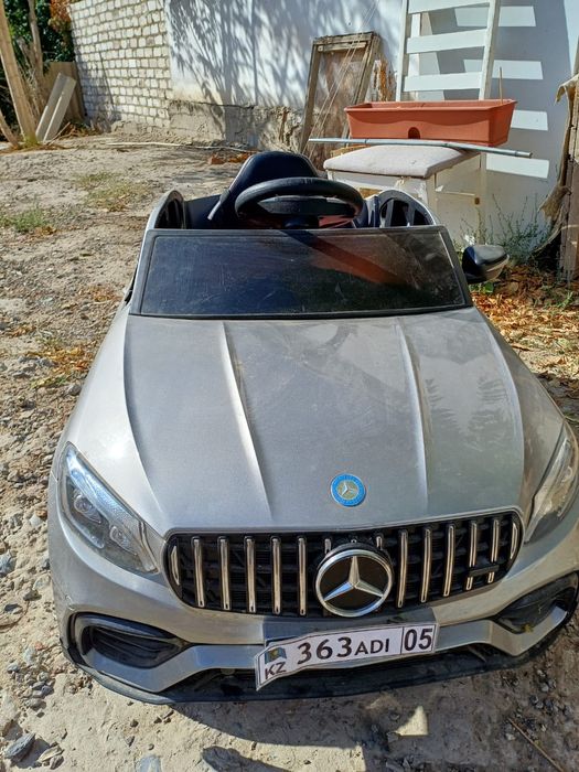 Детская машинка электрическая