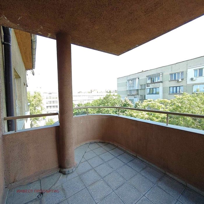 Дава се под наем Тристаен апартамент в София, Оборище - 125 кв.м за 750 € - Снимка #11