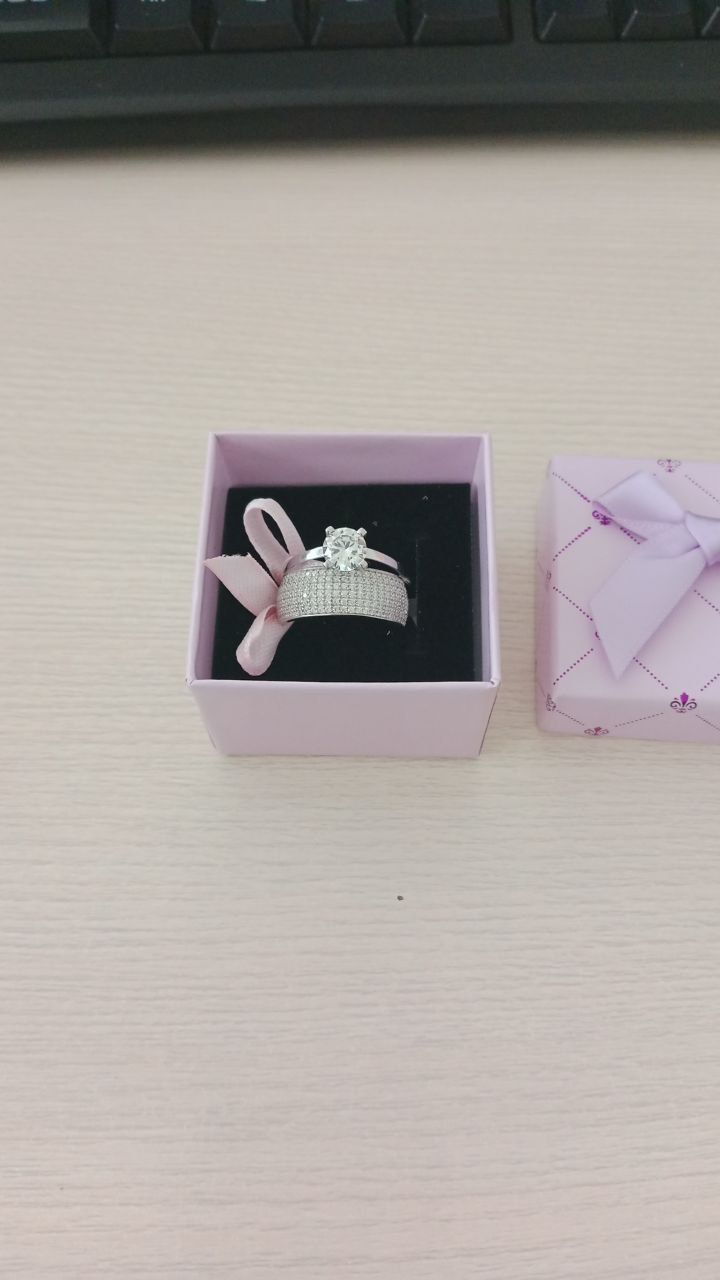 Продам серебряное кольцо