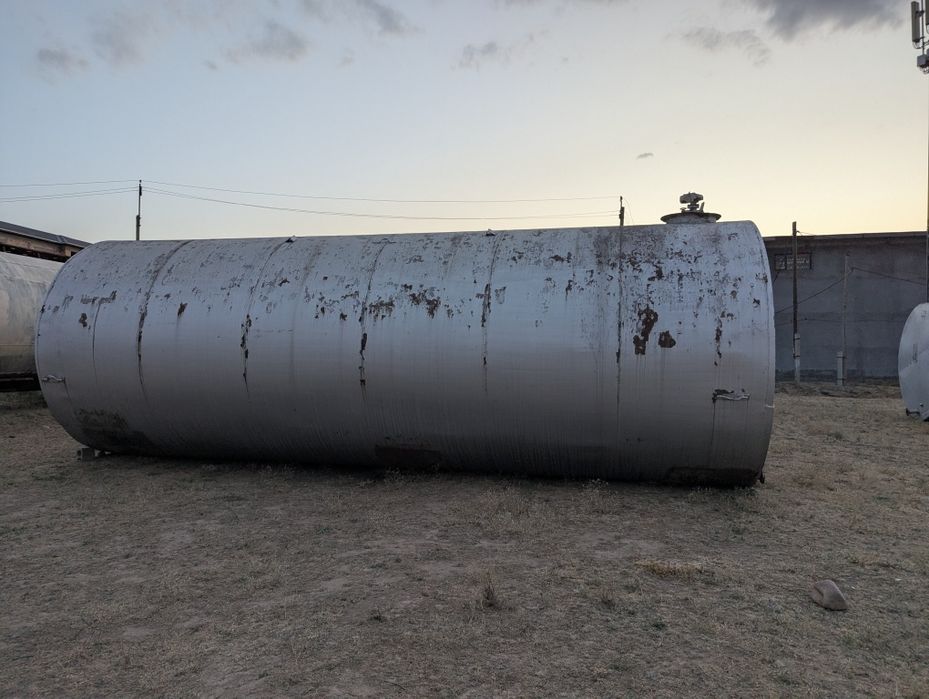 Продам емкость 75,,куб ,4 куб Нержавейка