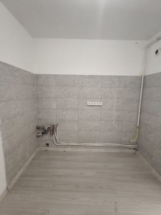 Apartament 2 camere decomandat zona Milcov