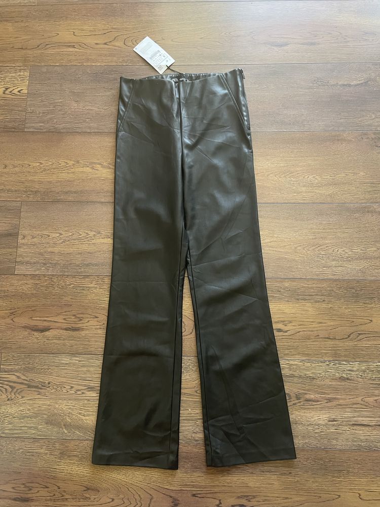 Pantaloni imitatie piele zara noi