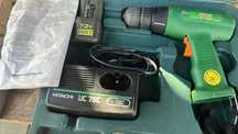 HITACHI - maşină înfiletat  model FDS 10DV, funcţională!
