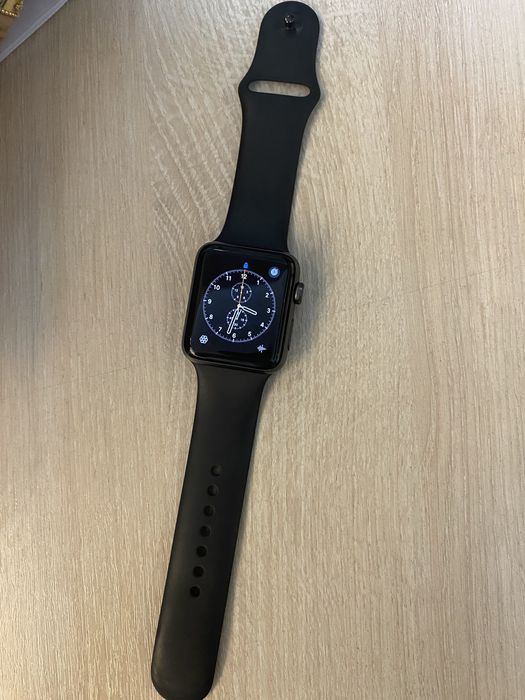 Продам электронные часы Apple watch 3