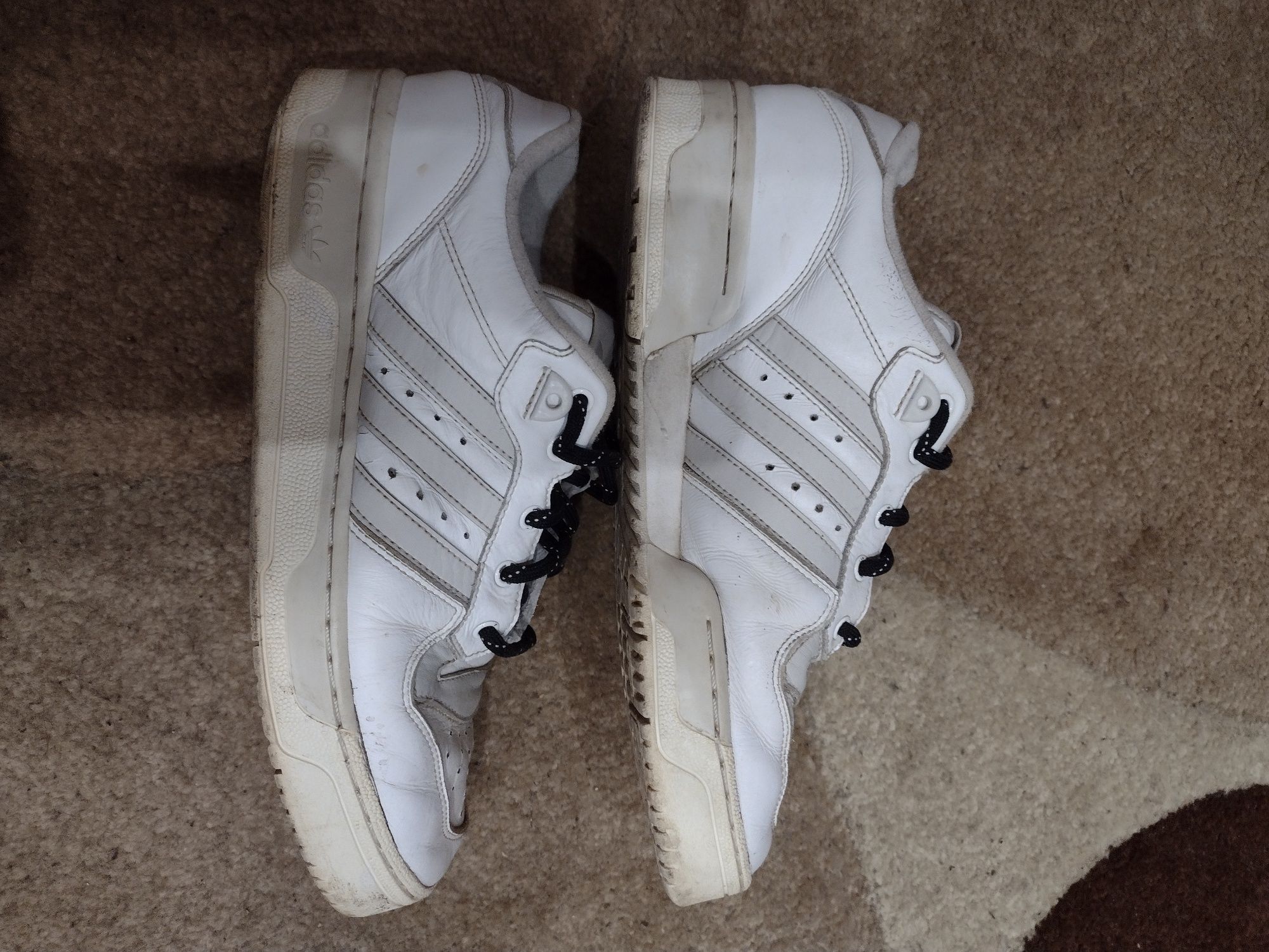 Adidas-Rivalry-кожени маратонки