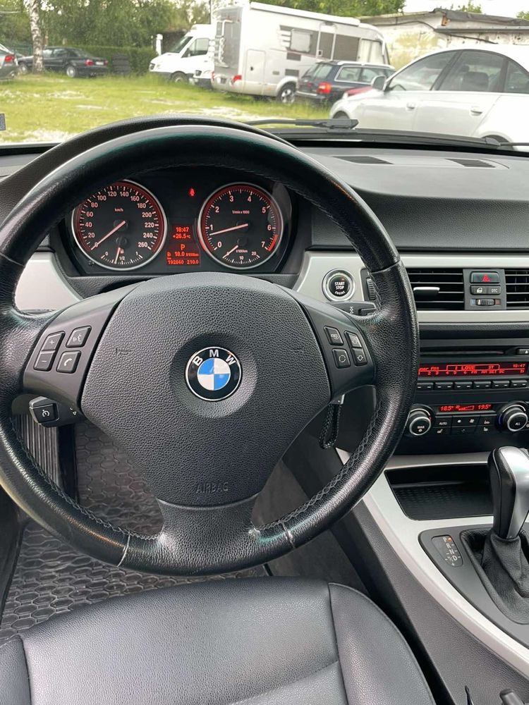 BMW 323 i 2011 е90 седан