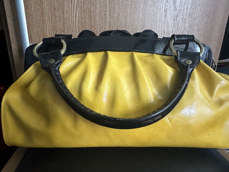 Geanta din piele naturala, lacuita