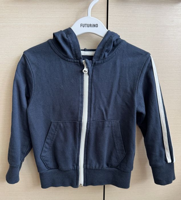 Детские вещи в отличном состоянии по 500 тг. Листайте фото