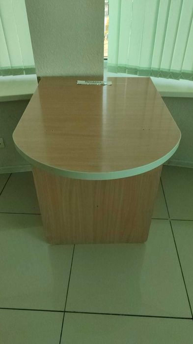 Продажа столов офисных.