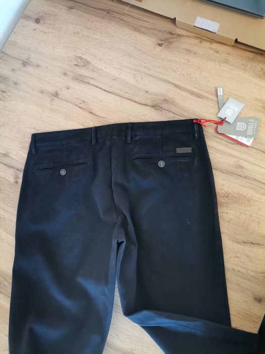 Pantaloni eleganti barbatesti