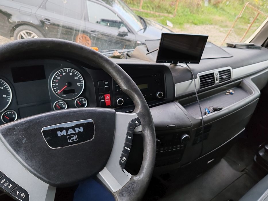 Se vinde camion tandem bdf 2011 și remorca 2013 folosit pentru apicult