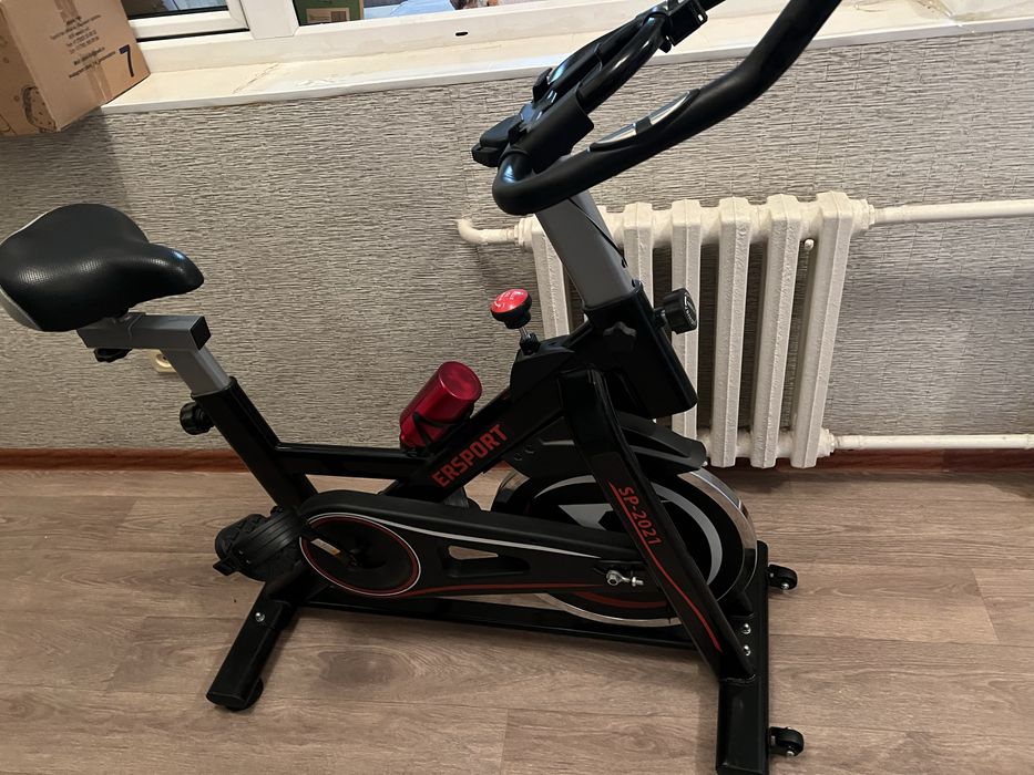 Велотренажер почти новый
