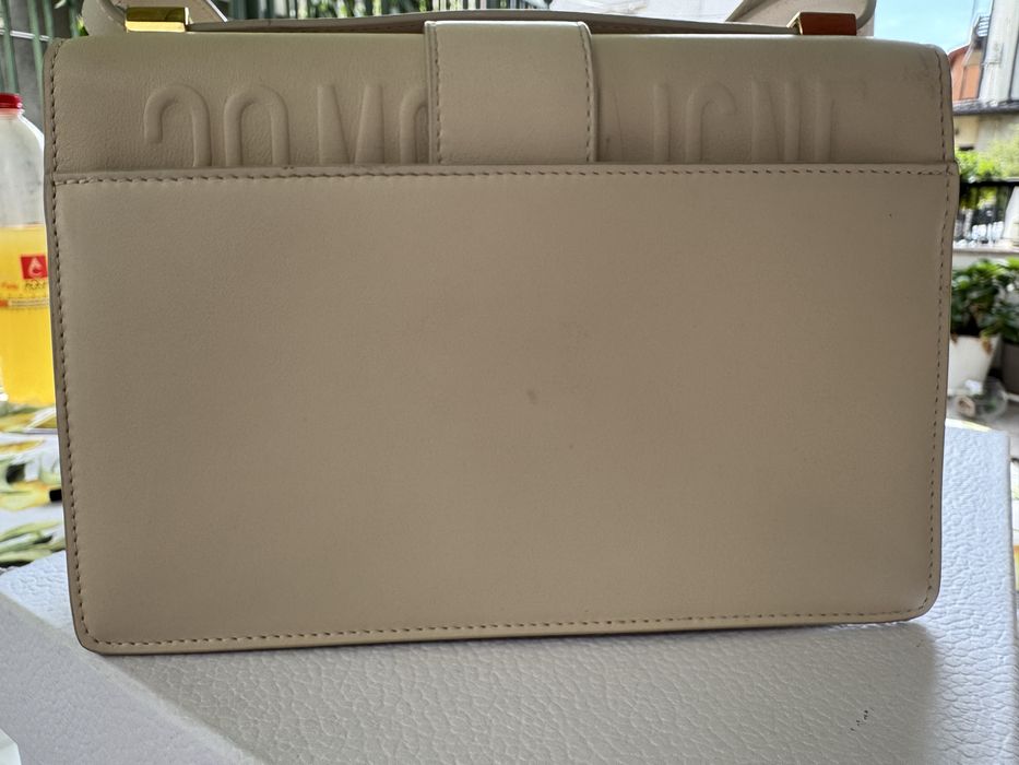 Dior  montaigne dusty ivory