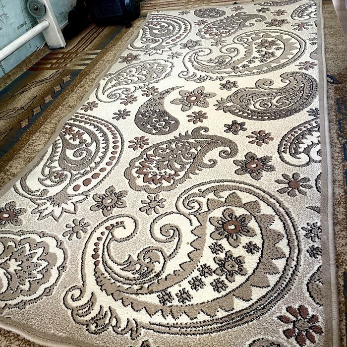 Ковер в хорошем состоянии